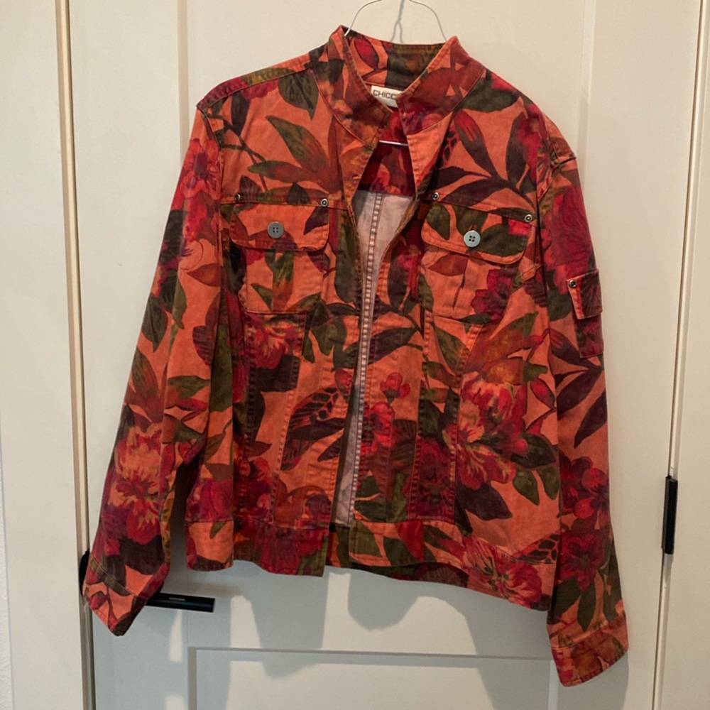 Chico’s Ladies Blazer.  Size 2. ‎ Red/Green Flower Design.  Two Front Pockets.